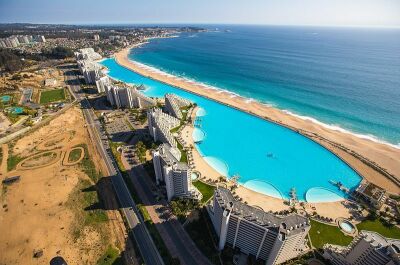 Une piscine aux dimensions vertigineuses