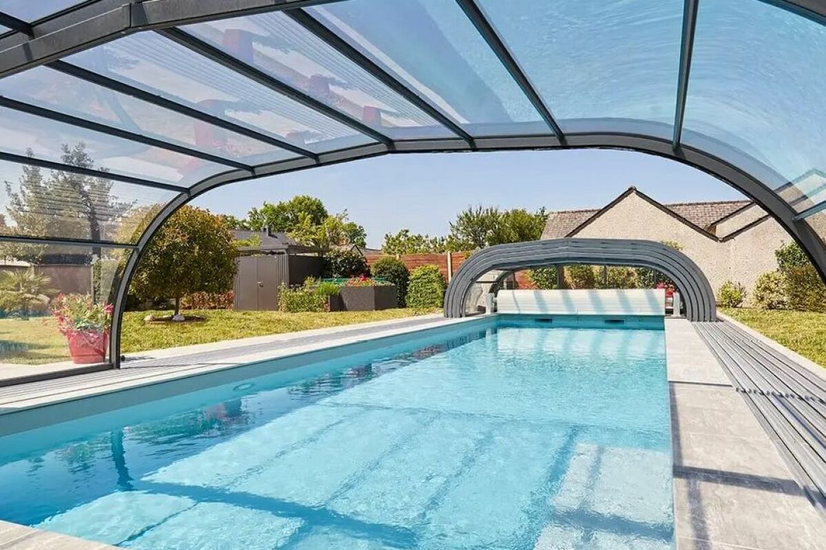 Pourquoi installer un abri piscine et quel modèle choisir ?