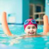 La Bouee De Cou Pour Bebe Danger Ou Securite Guide Piscine Fr