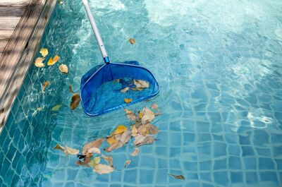 Comment éliminer le pollen dans une piscine&nbsp;?