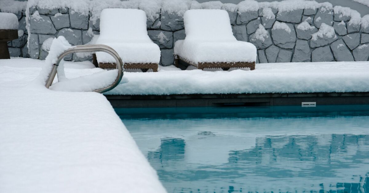 Hiver 2024 : Les meilleurs produits liquides pour préparer sereinement l' hivernage de votre piscine !