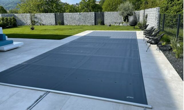 Couverture à barres pour piscine : la couverture haut de gamme