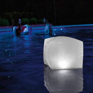 Lampe solaire flottante pour piscine Led 18cm multicolore — PoolFunStore