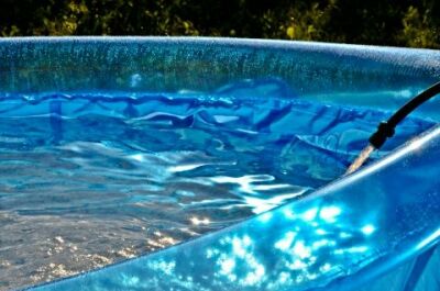 N'est-ce pas le meilleur moment pour profiter de cette piscine gonflable en  promo ?