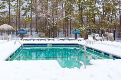 Set d'hivernage : préparez votre piscine à faire face aux rigueurs du froid