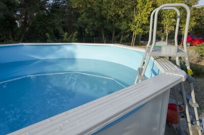 La piscine hors sol en kit : pratique et pas chère