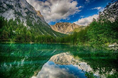 Grüner See : un lac éphémère à l’eau pure et couleur émeraude