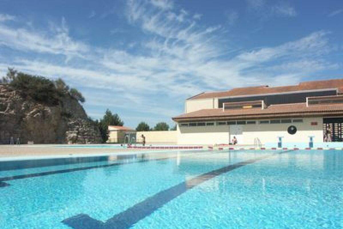 Piscine A Lancon Provence Horaires Tarifs Et Telephone Guide Piscine Fr