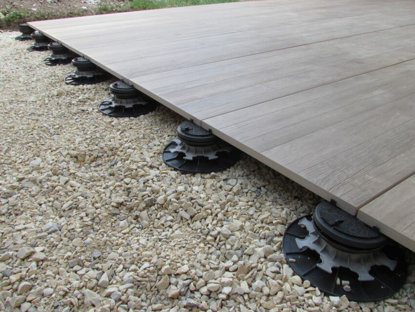 Plots autonivelants pour terrasse en bois, dallages ou composites, par JOUPLAST®&nbsp;&nbsp;