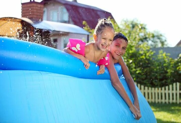 Comment redresser une piscine autoportée ?