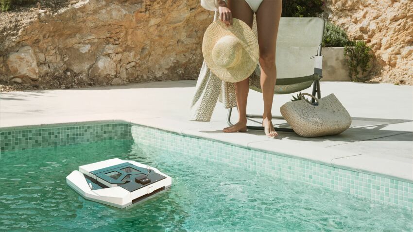 Robot de surface pour piscine Skimatom, par AGISTAR&nbsp;&nbsp;